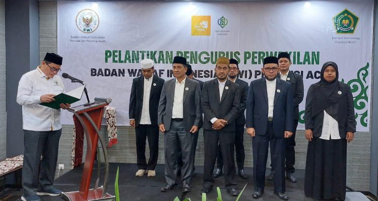 Guru Besar UIN Ar-Raniry Dikukuhkan sebagai Ketua BWI Aceh, Ini Susunan Pengurusnya