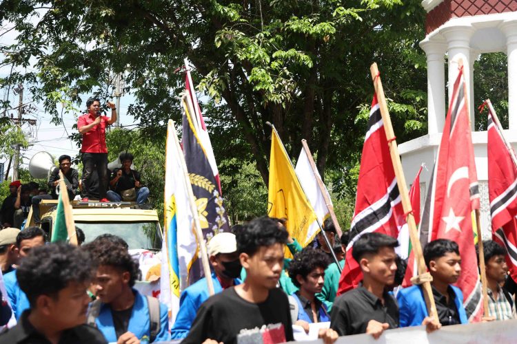 Massa Demo Tolak Keputusan Mendagri Alih Status 4 Pulau Aceh ke Sumut