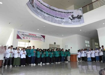 Mahasiswa dan Dosen FKH USK Awasi Kesehatan dan Penyembelihan Hewan Kurban