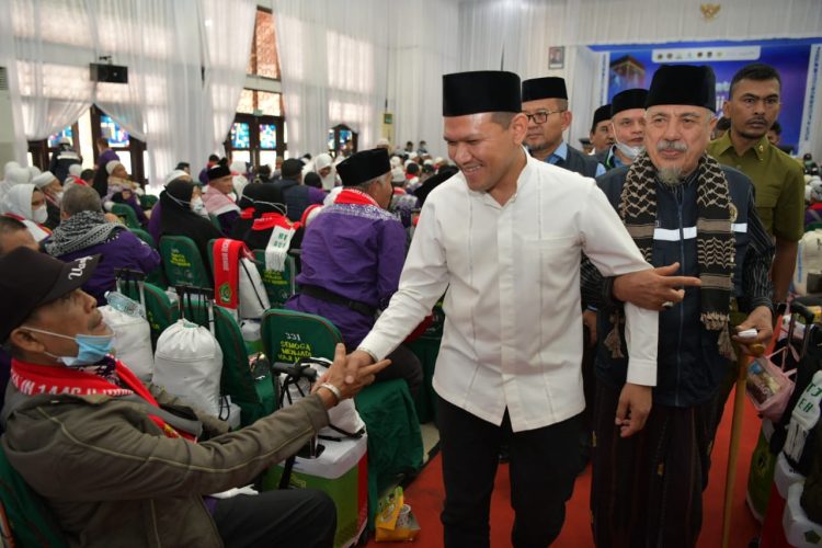 Wagub Sambut Kepulangan Jemaah Haji Aceh, Serukan Teladan Haji Mabrur di Masyarakat