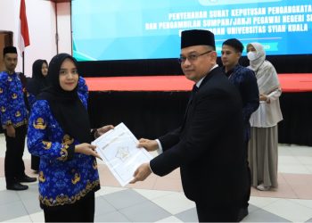 Universitas Syiah Kuala Serahkan SK Pengangkatan 266 CPNS Dosen