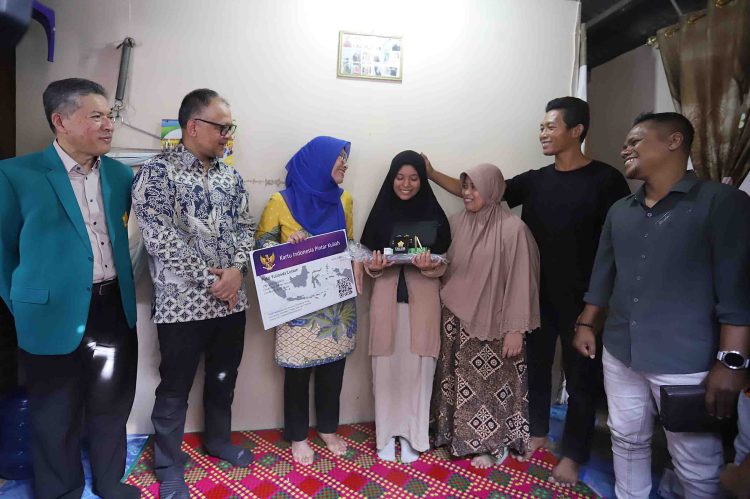 Dari Nyaris Merantau ke Bandung, Putri Yulianda Kini Raih Beasiswa KIP Kuliah untuk Wujudkan Mimpi