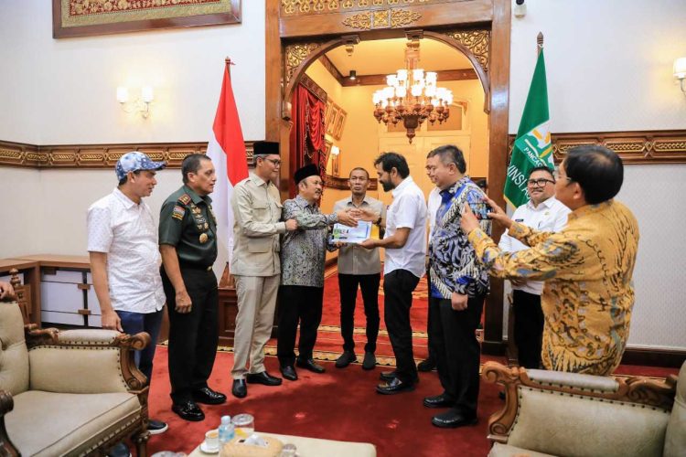 Demi Keselamatan Jalur Barsela Aceh, Mualem Serahkan Usulan Terowongan Geurutee ke Menteri PPN
