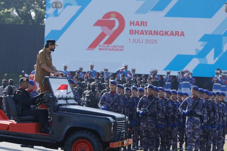 HUT Bhayangkara ke-79 di Blang Padang, Gubernur Aceh Mualem Jadi Inspektur Upacara