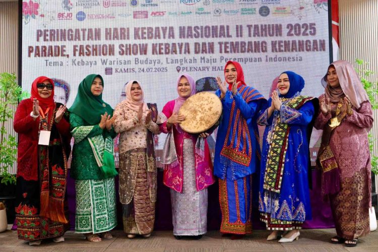 Hari Kebaya Nasional 2025, Ketua Staf Ahli TP PKK Aceh Kenang Nilai Luhur Perempuan Indonesia