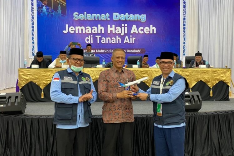 Jemaah Haji Aceh Kloter 9 Raih Predikat Terbaik dari Garuda Indonesia