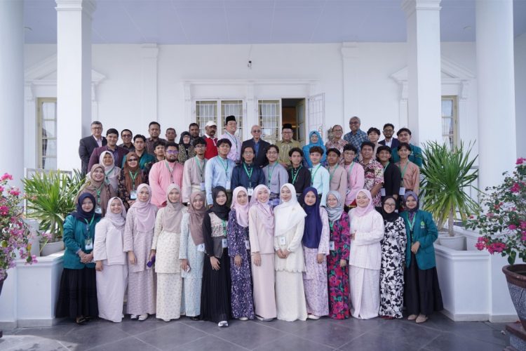 Mahasiswa Universiti Malaya Bertemu Wali Nanggroe dalam Lawatan Akademik ke Aceh