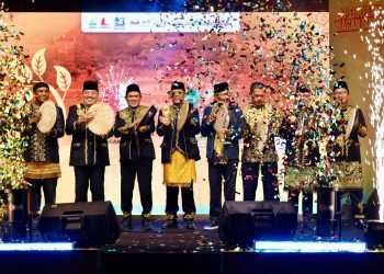 Wagub Aceh dan Utusan Presiden Hadiri HUT ke-23 Kabupaten Nagan Raya, Mardiono Terima Gelar Adat