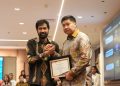 Gubernur Aceh Muzakir Manaf Raih Penghargaan KemenPKP pada Hari Perumahan Nasional 2025