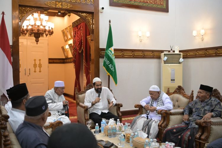 Gubernur Mualem Terima Silaturahmi MUNA, Gagas Pertemuan Ulama se-Aceh