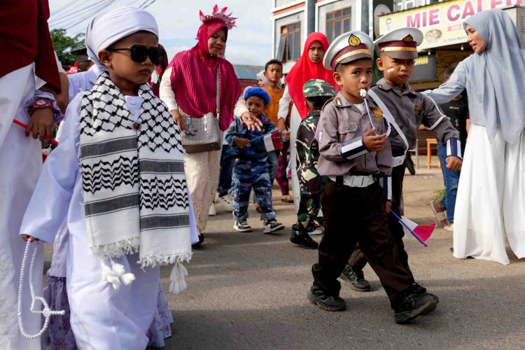 Karnaval HUT RI di Darul Imarah, Siswa PAUD dan TK Tampil dengan Baju Adat dan Profesi