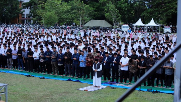 Mahasiswa Baru UIN Ar-Raniry Khatam Al-Qur’an, Zikir, dan Ikrar Bersama