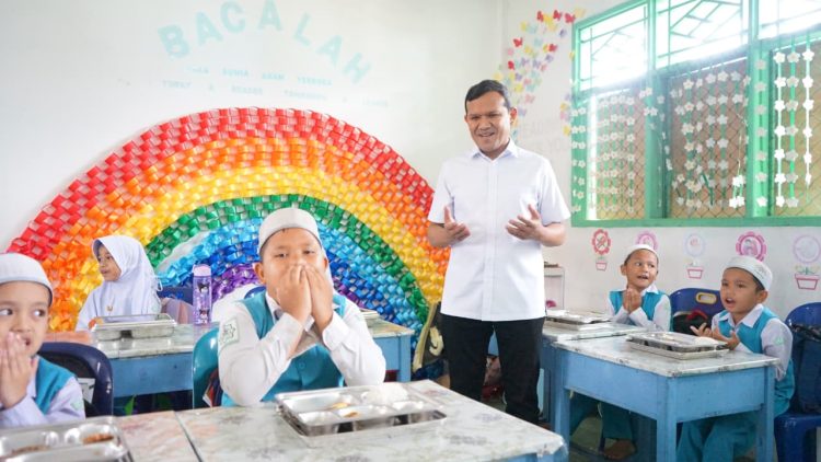 Wagub Fadhlullah Tinjau Program Makan Bergizi Gratis di Aceh Utara