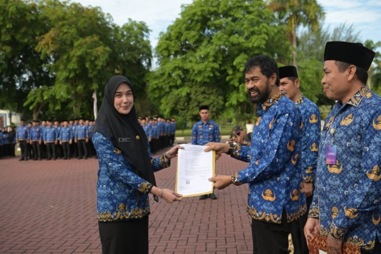 5.789 PPPK Pemerintah Aceh Terima SK, Mualem Ingatkan Jangan Nongkrong di Warkop saat Jam Kerja