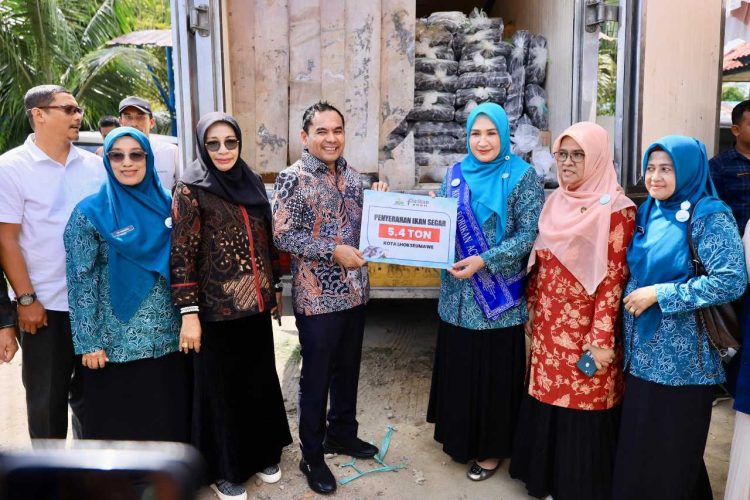 Forikan Aceh Salurkan 5,4 Ton Ikan Segar untuk Ibu Hamil dan Balita di Lhokseumawe, Cegah Stunting
