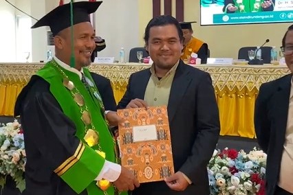 Tevam Raih Penghargaan Tendik Teladan Berintegritas di STAIN Teungku Dirundeng Meulaboh