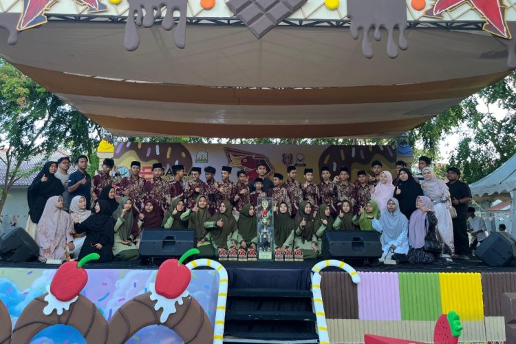 MA Insan Qurani Pertahankan Juara Umum REALISTIG untuk Keempat Kalinya