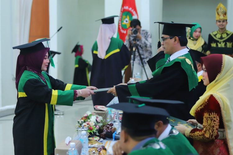UIN Ar-Raniry Wisuda 2.081 Lulusan, Rektor Tekankan Tiga Modal Sukses Dunia Kerja
