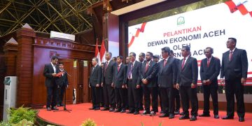 Dewan Ekonomi Aceh Resmi Dilantik, Mualem Dorong Sinergi Pemerintah dan Pakar untuk Majukan Daerah