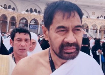 Momen Haru Mualem di Depan Ka’bah, Doakan Rakyat Aceh Diberkahi dan Sejahtera