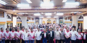 Pon Yaya Dampingi 44 Atlet Aceh Berlaga di PON Bela Diri Kudus, Mualem Beri Pesan Menyentuh