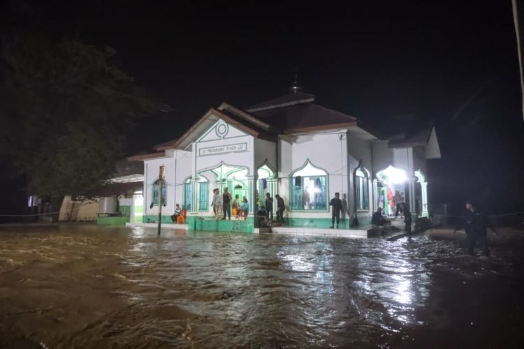 Banjir Surat Cinta dari Allah SWT