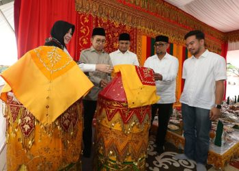 Fadli Zon Hadiri Maulid Raya Banda Aceh, Illiza Suguhkan Idang Meulapeh dan Kuah Beulangong