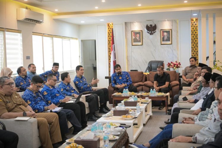 Gubernur Aceh Mualem Bahas Rancangan APBA 2026 Bersama DPRA