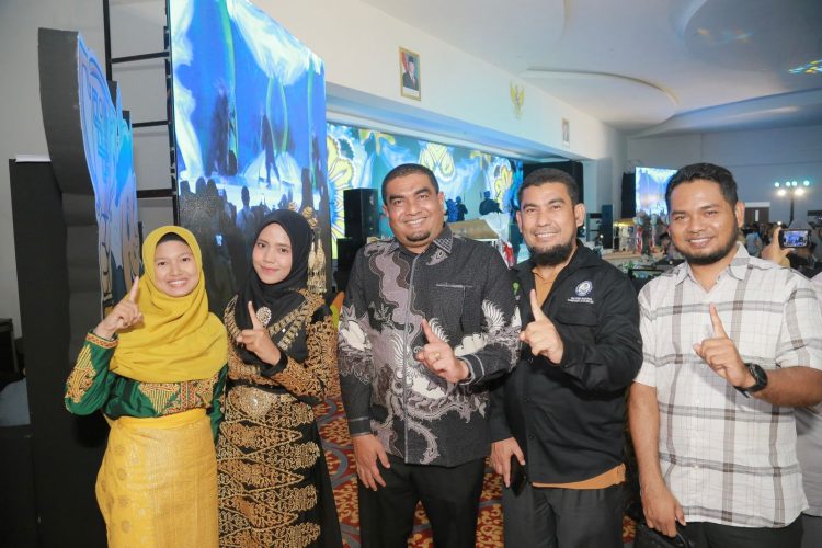 Siswi Madrasah Aceh Besar Raih Dua Medali di OMI Riset 2025, Kakankemenag Apresiasi