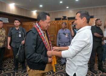 Mendagri Tito Karnavian Tiba di Aceh, Disambut Wagub Fadhlullah untuk Terima Anugerah Adat Wali Nanggroe