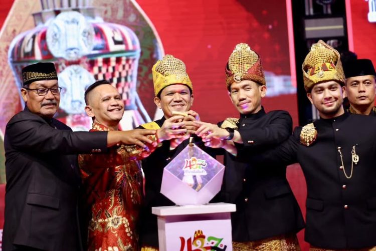 Pekan Kebudayaan Aceh Barat 2025 Resmi Dibuka Wagub Fadhlullah, Meriahkan HUT ke-437 Meulaboh