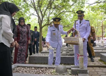 Wagub Aceh Fadhlullah Pimpin Ziarah Hari Pahlawan di TMP Teladani Semangat Juang Para Pejuang Bangsa