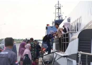 370 Warga Terdampak Banjir Dievakuasi ke Banda Aceh dengan KM Express Bahari 2F