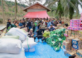 Kemenag Aceh Besar Salurkan Bantuan Korban Banjir hingga Pelosok dan Daerah Terisolir