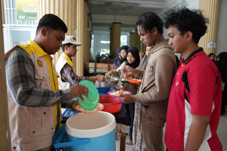 Rumah Amal Masjid Jamik USK Sediakan Dapur Umum untuk Mahasiswa Terdampak Banjir