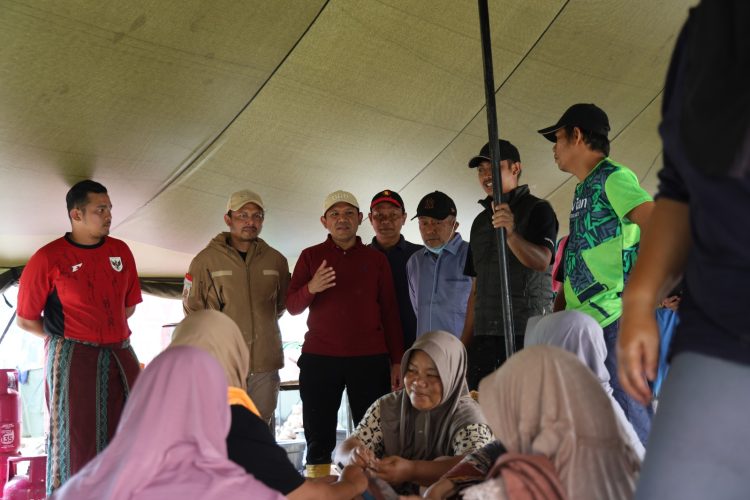 Wagub Aceh Fadhlullah Kawal Distribusi Bantuan dan Tinjau Penanganan Banjir di Aceh Tamiang