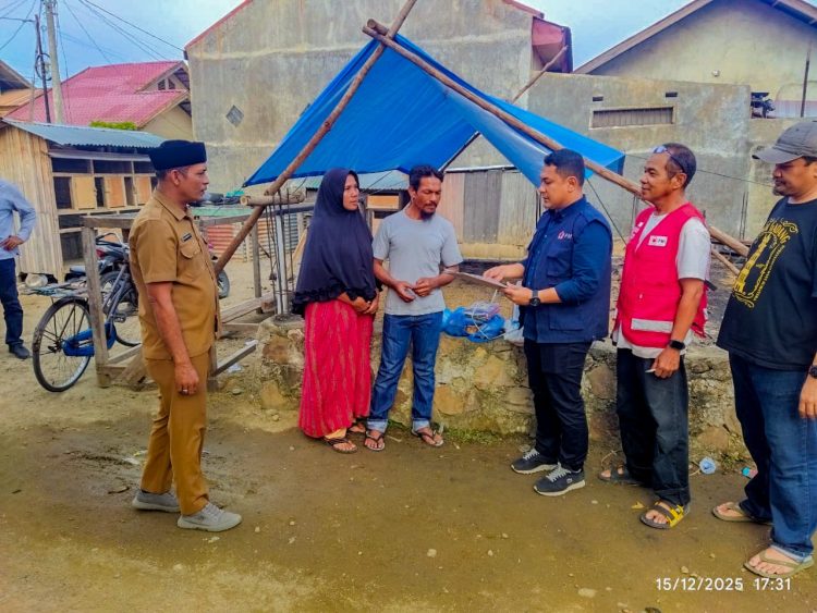 PMI Kota Banda Aceh Salurkan Bantuan untuk Korban Kebakaran di Jeulingke
