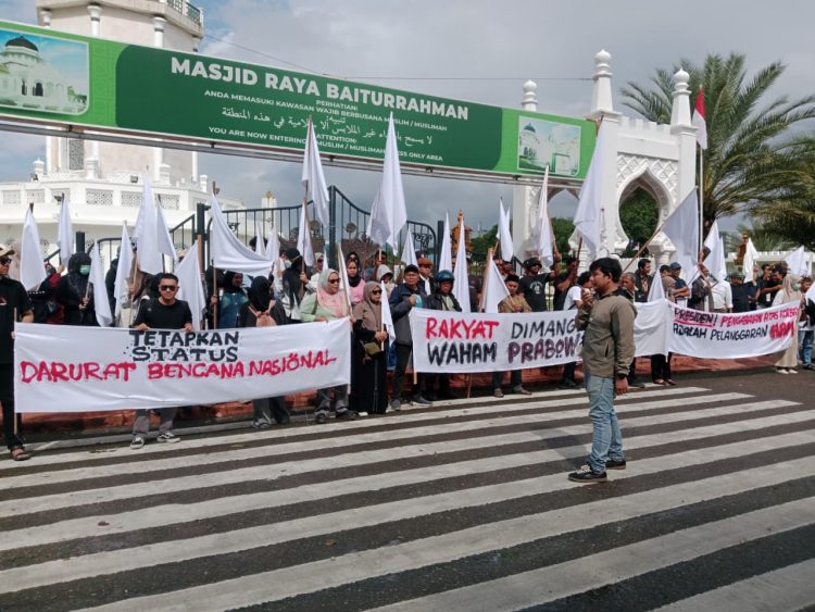 Koalisi Masyarakat Sipil Aceh Kibarkan Bendera Putih, Desak Status Darurat Nasional Banjir Sumatra