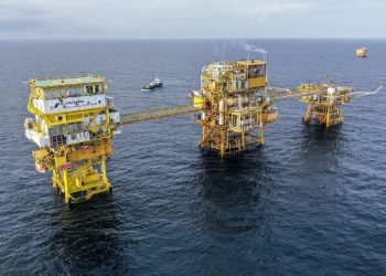 Harga Minyak Mentah Indonesia Tertekan di Tengah Kelebihan Pasokan Dunia