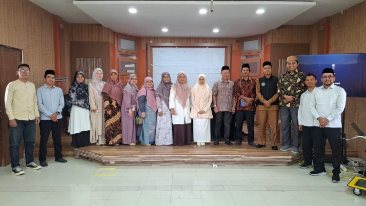 Perkuat Literasi Inklusif, UIN Ar-Raniry Latih Penggunaan Mushaf Braille