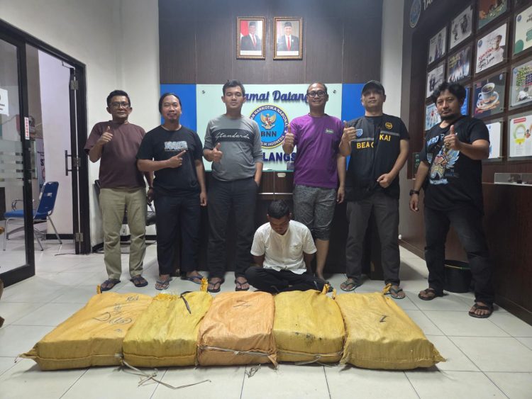 Bea Cukai dan BNN Gagalkan Penyelundupan 100 Kilogram Sabu di Aceh Timur