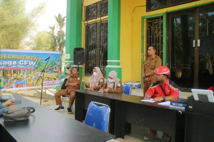 Pemkab Aceh Tamiang Libatkan Warga Korban Banjir lewat Cash for Work