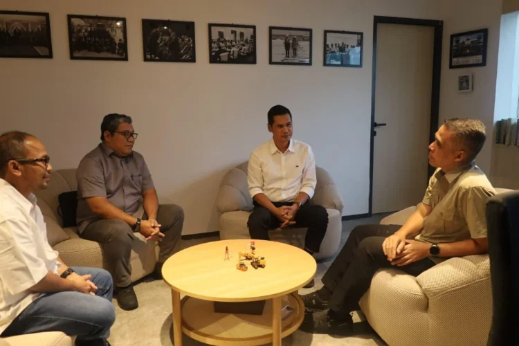 Jelang Ramadhan, Sekda Aceh Koordinasi Percepatan Pembangunan Huntara dengan Kemenko Infrastruktur