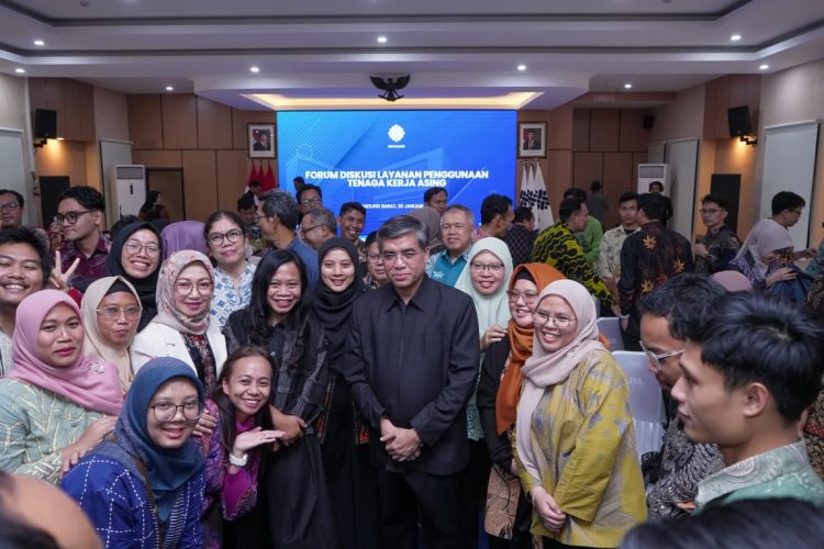 Menaker Tekankan Meritokrasi dan Kolaborasi untuk Perkuat Layanan TKA
