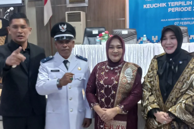 Musrifun (Papa) Dilantik sebagai Keuchik Gampong Jawa, Ini Komitmennya