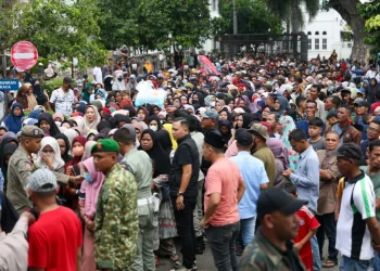 Cerita Warga Aceh Usai Terima THR dari Mualem