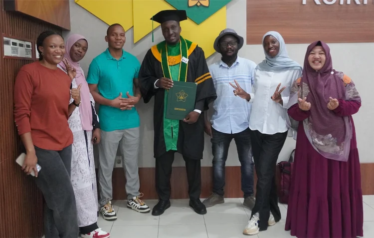 Mahasiswa Gambia Selesaikan Studi Magister Hidrografi di USK