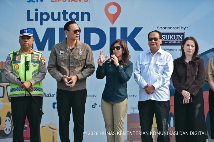 Menteri Meutya Hafid Ajak Orang Tua Kurangi Gadget Anak Saat Libur Lebaran