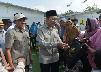 Fadli Zon Kunjungi Seniman, Anak Yatim dan Warga Huntara di Aceh Tamiang