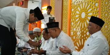 26 Jamaah Calon Haji UIN Ar-Raniry Dilepas dengan Peusijuek, Ini Pesan Rektor